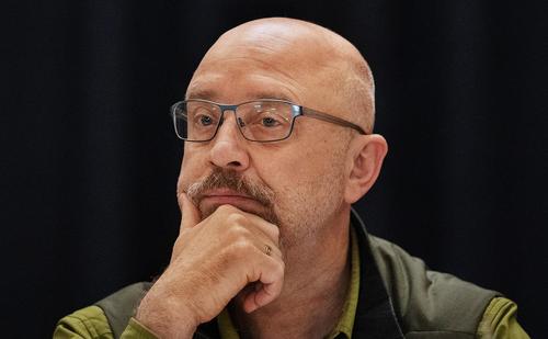 Алексей Резниковыг Украины Батлан хамгаалахын сайдын суудлаас чөлөөлнө