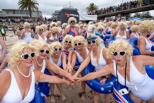 500 гаруй Мэрилин Монро хорт хавдрын эсрэг нэгджээ