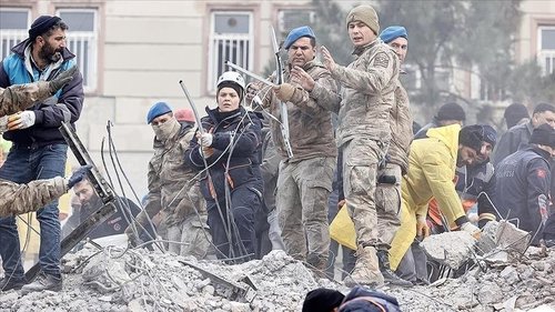 Туркийн 7,5 мянган цэргийн алба хаагч эрэн хайх, аврах ажилд оролцож байна