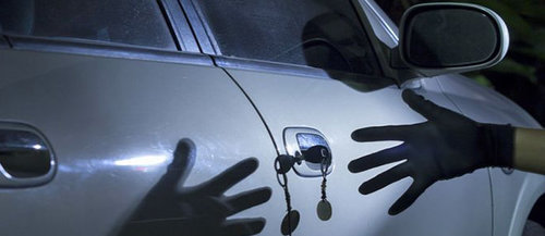 Зогсоолоос машин хулгайлдаг бүлгийг илрүүлжээ