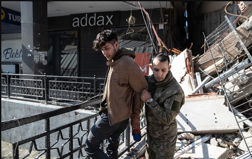 Туркэд газар хөдлөлтийн дараа 100 тонуулчийг баривчилжээ