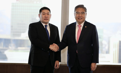 БНСУ-ын визийн нөхцөлийг хөнгөвчлөхөд ойрын хугацаанд бодит үр дүн гаргана