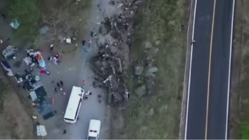 Панамд автобус осолдож, цагаачид амиа алджээ