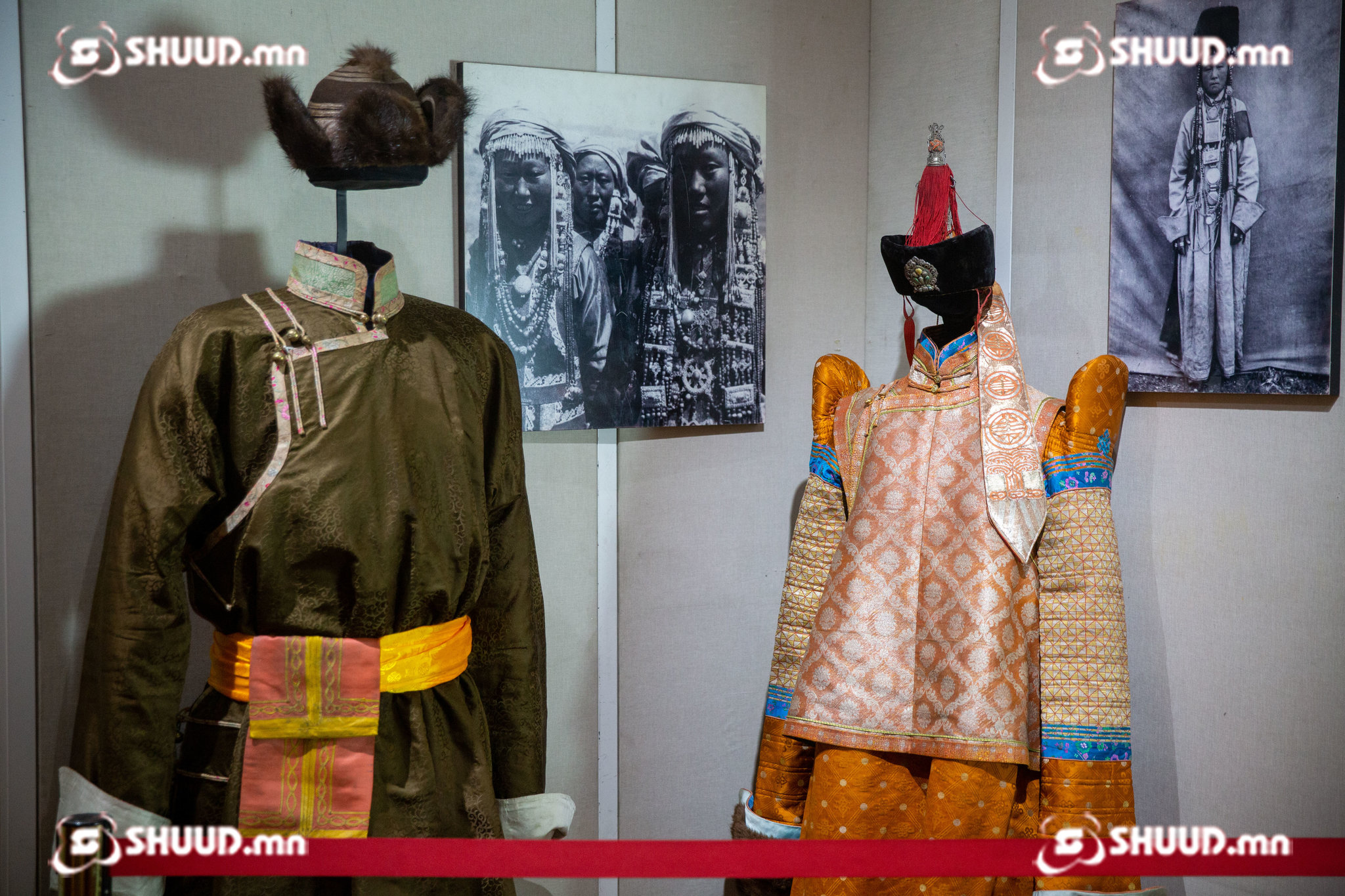 ФОТО: Монголчуудын уламжлалт цагаан сар үзэсгэлэн нээгдлээ