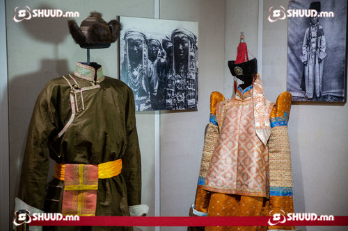 ФОТО: Монголчуудын уламжлалт цагаан сар үзэсгэлэн нээгдлээ