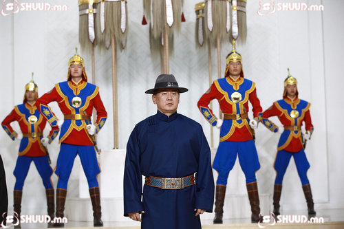 Тэргүүн шугамд үүрэг гүйцэтгэдэг Зэвсэгт хүчний бие бүрэлдэхүүнд гүн талархал илэрхийлье