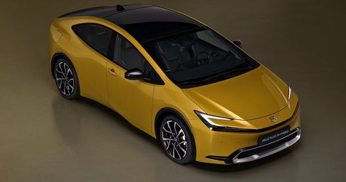 Toyota шинэ Приус машины урьдчилсан захиалгыг 34 мянган доллараар авч байна