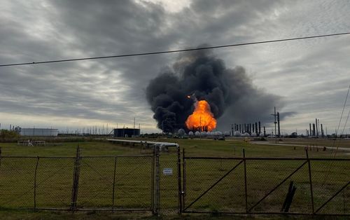 АНУ-д химийн үйлдвэрт дэлбэрэлт болжээ