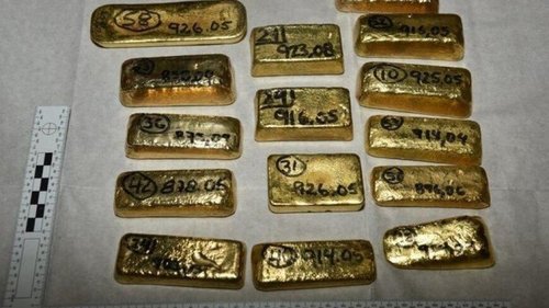 Онгоцонд нуусан, хар тамхины наймаачдын алтан гулдмайнууд олджээ