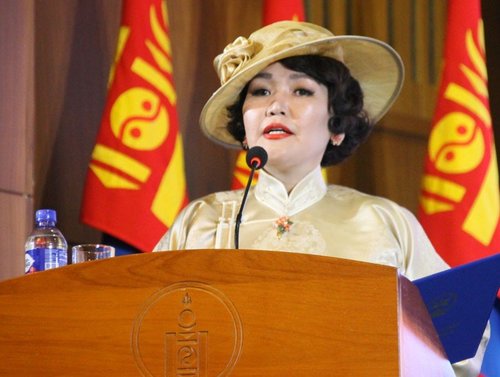 Ц.Хулан: Би амиа өгөхөд бэлэн