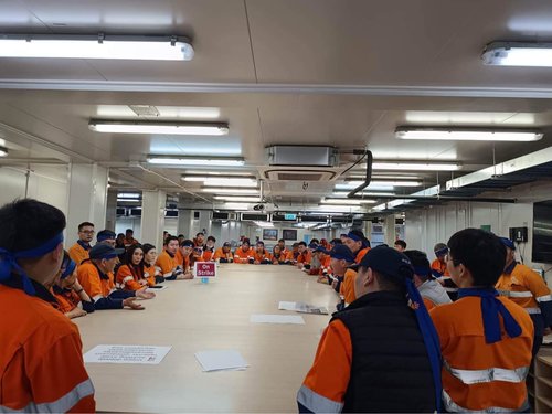 Оюутолгойн туслан гүйцэтгэгч компанийн ажилчид ХУГАЦААГҮЙ ажил хаялт зарлалаа