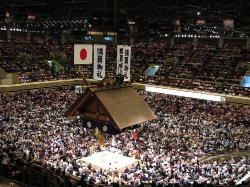 Сумогийн дээд зиндаад түрүүлсэн бөхөд олгодог цомыг 237 сая төгрөгөөр хийлгэнэ