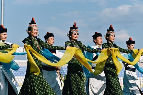 Буриадад 17 метр өндөртэй гэр барина