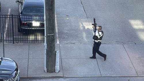 АНУ-д зэвсэгт этгээд халдлага үйлдэж, таван хүнийг хөнөөжээ