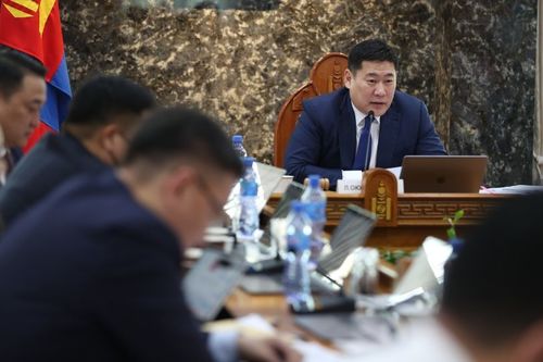 Засгийн газар Ерөнхийлөгчийн санаачилсан Улс төрийн намын тухай хуулийн төслийг хэлэлцэж байна