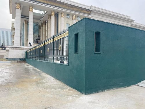 Төрийн ордны хашааг түр хугацаанд ногооноор буджээ