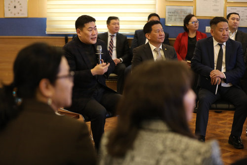 Л.Оюун-Эрдэнэ: 