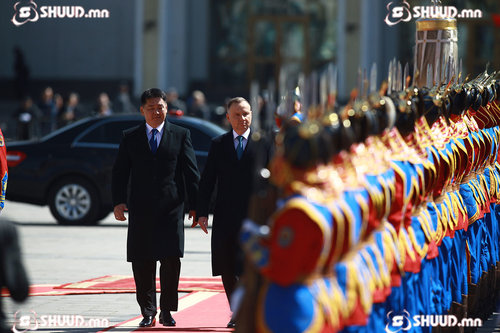 ФОТО: Ерөнхийлөгч У.Хүрэлсүх хүндэт зочноо угтан авлаа