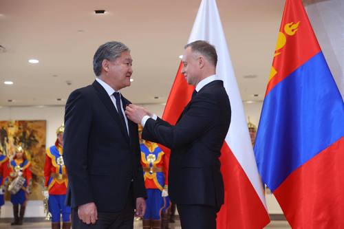 Монгол иргэдэд Польш улсын төрийн одон гардууллаа