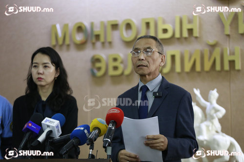 Б.Баяраа: Шүүр ажиллагаа эзнээ олохгүй байна