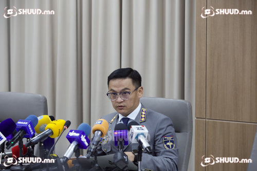 Замын-Үүдийн гаалийн найман байцаагчийг албан тушаалын хэргээр АТГ-т шилжүүллээ