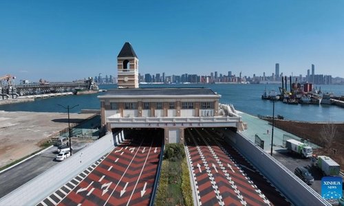 Хятадад усан доогуур автозамын хонгил байгуулжээ