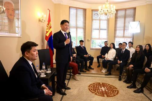 Бристолын их сургуульд Монголын 15 оюутан суралцаж байна