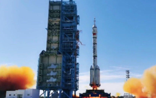 БНХАУ Шэньжоу-16 сансрын хөлөг хөөргөхөөр бэлтгэж байна