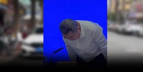 Хятадын хотын дарга зогсоолын төлбөрөөс болж иргэдээс уучлалт гуйжээ