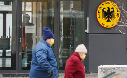 Герман улс ОХУ дахь консулын газруудаа цөөлнө