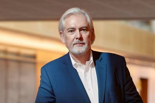 Тамхины томоохон корпорацийн захирал тамхи хориглохыг уриалжээ