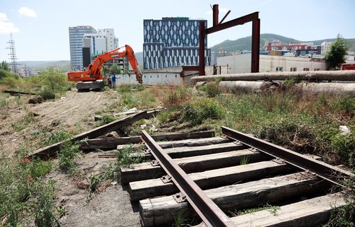 “Эрэл” компанийн ашиглалтаас гарсан төмөр замыг албадан чөлөөлж эхэллээ