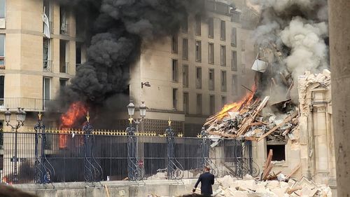 Парист болсон дэлбэрэлтийн улмаас 37 хүн хүнд гэмтжээ