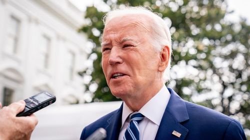 Байден уушгины хиймэл амьсгалын аппарат залгуулдаг болжээ