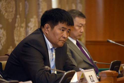 Ц.Нанзаддоржийн тэтгэвэртээ гарч, гэр бүлийн хүнээ асрах хүсэлтийг шийдвэрлэв