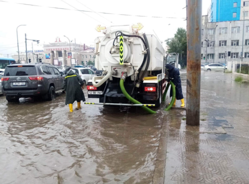 Зам, талбайд тогтсон 120 тонн усыг сорууллаа