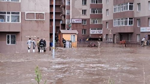 Сэлбэ голын эрэг дагуу 27 орон сууцны В1 давхар усанд автаад байна