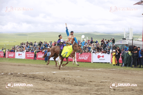 СОЁОЛОН: Г.Ариунболдын хээр түрүүллээ