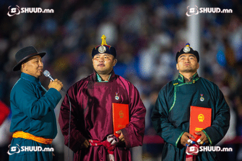 М.Бадарч: Нутгийнхаа 100 жилийн ойд бэлэг барих мөрөөдөлтэй байлаа