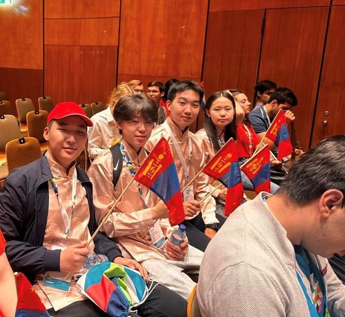 Олон улсын химийн олимпиадад Монголын дөрвөн сурагч оролцож байна