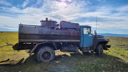 Хөвсгөл нуурын гүнд 28 жил болсон “ЗИЛ-130”-ыг ТАТАН гаргалаа