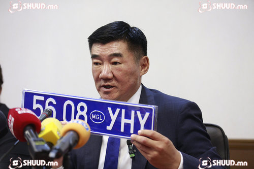 С.Бямбацогт: Төрийн 7000 гаруй машины улсын дугаарын дэвсгэрийг хөх өнгөтэй болгоно