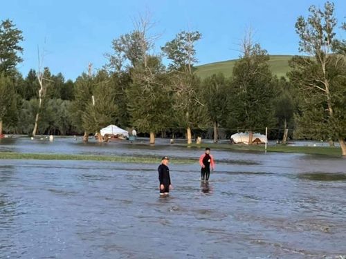 Голд сэлэхээр ороод гарч ирээгүй иргэнийг эрэн хайж байна