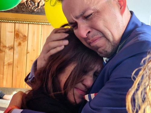 Төрөх эмнэлгээс хулгайлагдсан хүү 42 жилийн дараа төрсөн ээжтэйгээ уулзжээ