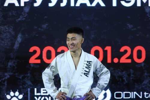 ЖЮҮ ЖИЦҮ: Б.Мөнхбаатар мастерсын дэлхийн аварга боллоо