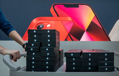 Хятадын төрийн албан хаагчдыг iPhone утас ашиглахыг хоригложээ