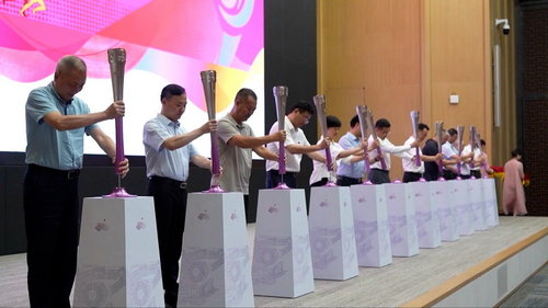 Азийн наадмын бамбарын буухиа Ханжоугаас эхэллээ