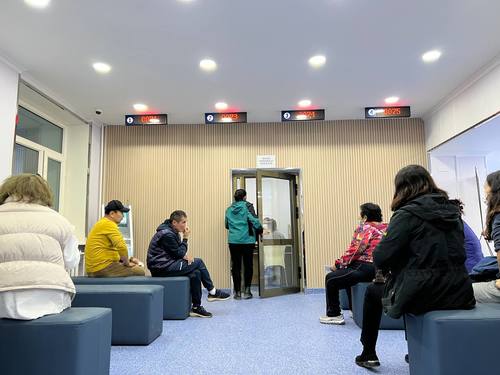 Гуравдугаар эмнэлэг үйлчлүүлэгчдэд ээлтэй, тухтай орчныг бүрдүүллээ