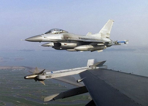 Өмнөд Солонгост сөнөөгч онгоц сүйрчээ