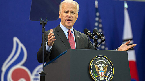 Байдены нэр хүнд эрс унажээ